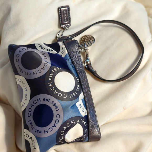 COACH Signature BLUE Alexandria Wristlet - Picture 7 of 11